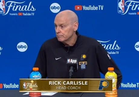 卡莱尔：很明显哈利伯顿没有100%恢复，但他不会缺席下场比赛