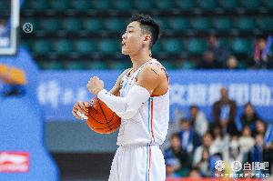 开云体育-下半场直接打穿！山东下半场59-31净胜新疆28分