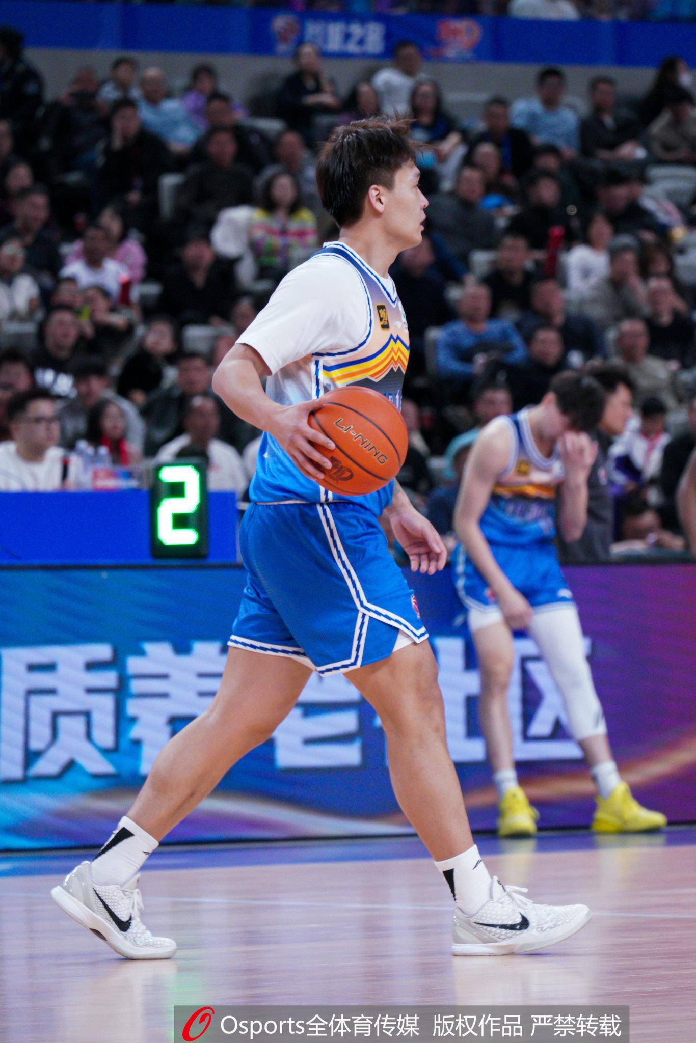 开云官网-媒体人：咨询了专业人士 CDE类合同的球员转会不强制要求合同平移