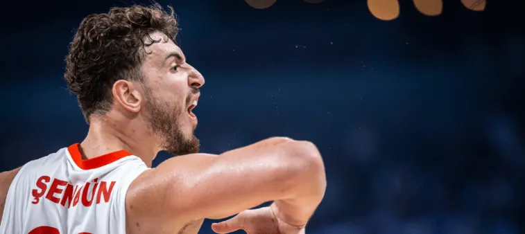 开云下载网址-欧锦赛历史最年轻三双先生！申京：意义不大，赢比赛很高兴